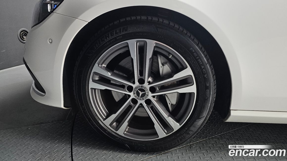 Mercedes-Benz E-Class 2021