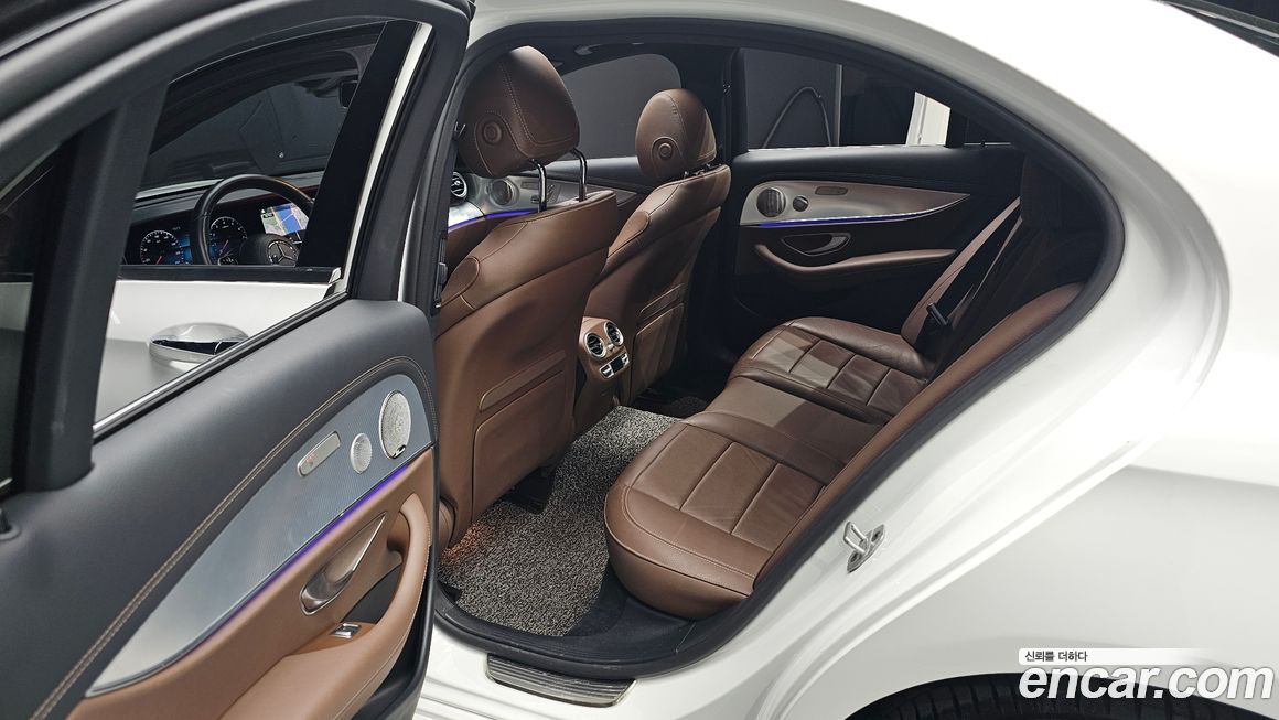 Mercedes-Benz E-Class 2021