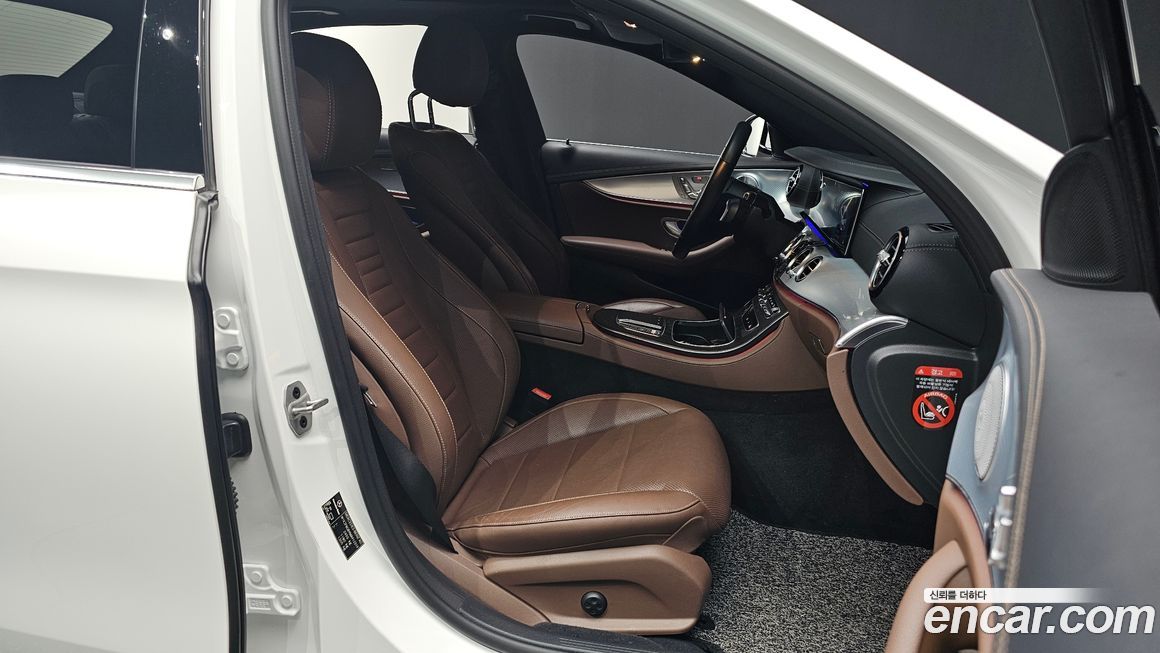 Mercedes-Benz E-Class 2021