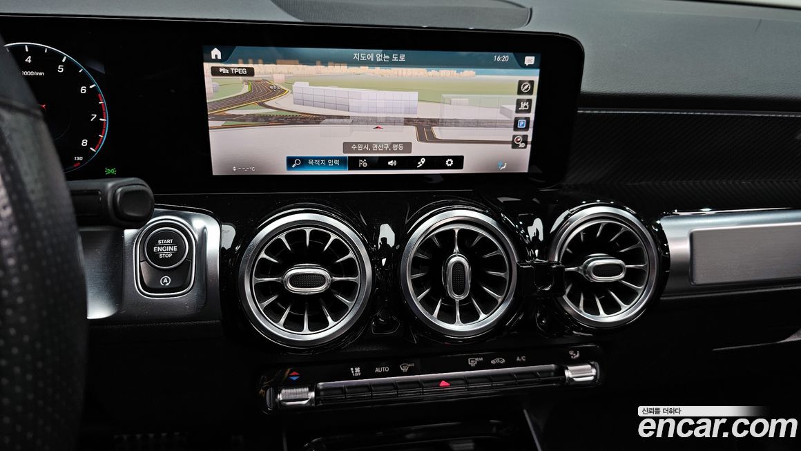 Mercedes-Benz GLB-Class 2021