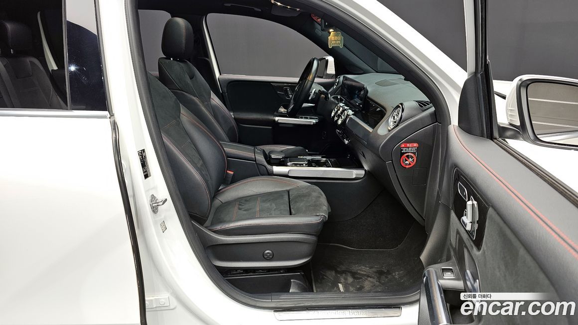 Mercedes-Benz GLB-Class 2021