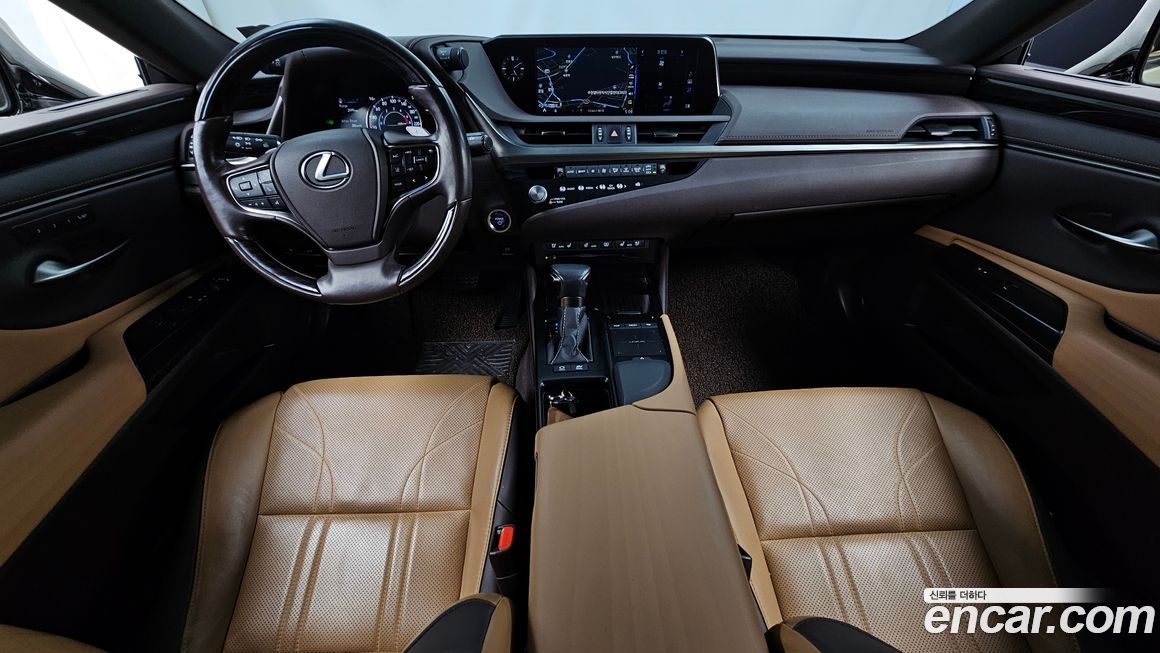 Lexus ES 2021