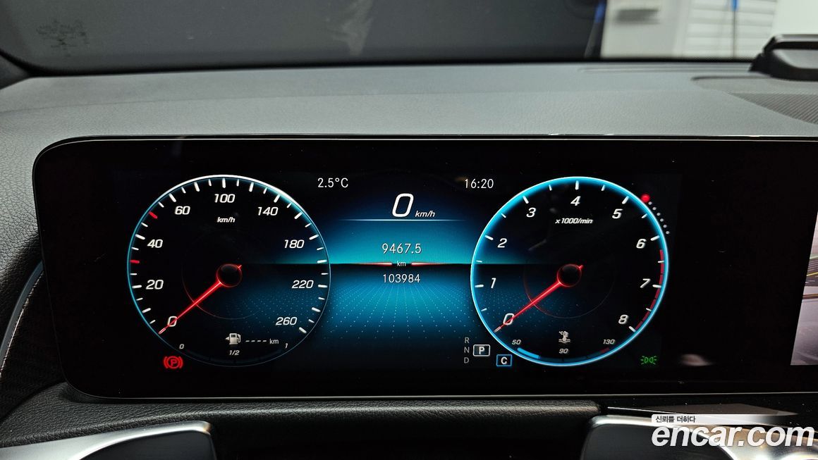 Mercedes-Benz GLB-Class 2021