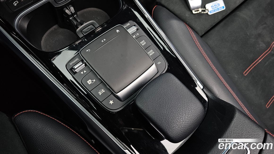 Mercedes-Benz GLB-Class 2021