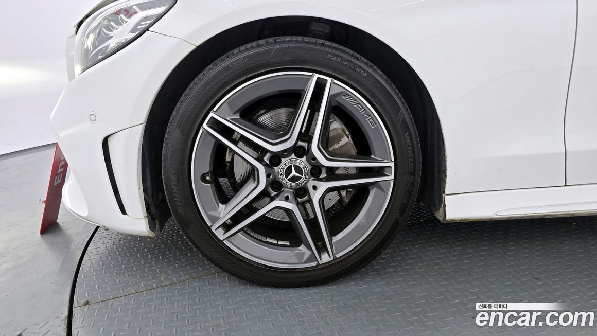 Mercedes-Benz C-Class 2019