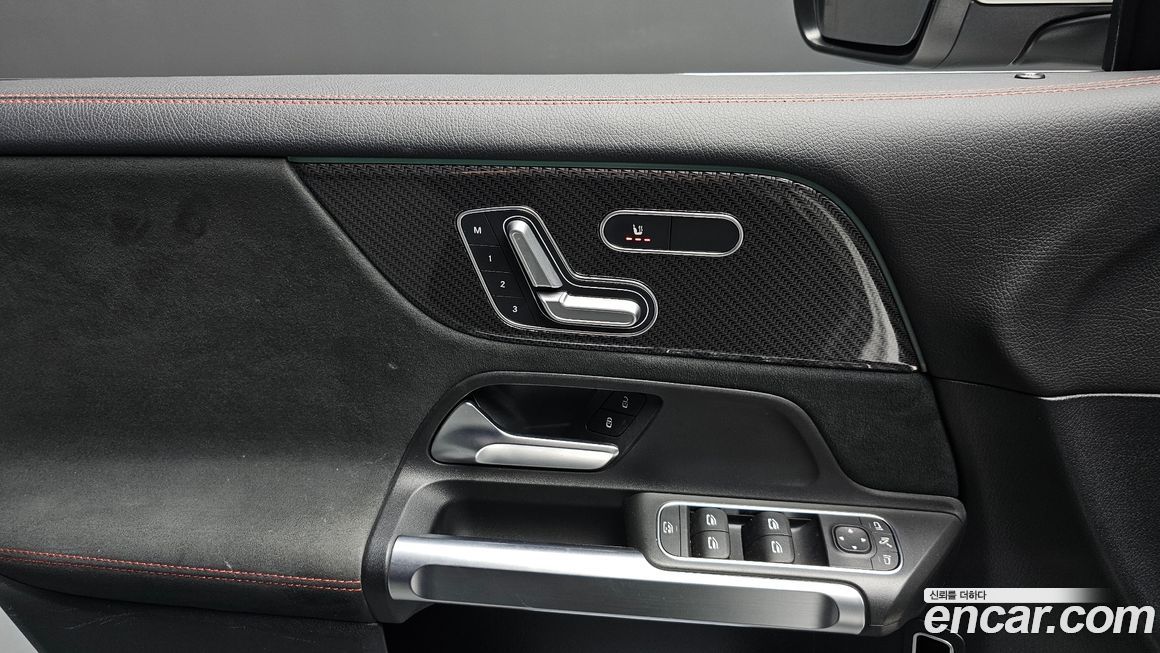 Mercedes-Benz GLB-Class 2021