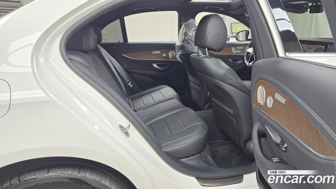 Mercedes-Benz E-Class 2021