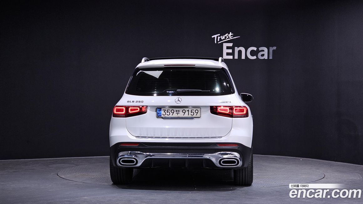 Mercedes-Benz GLB-Class 2021