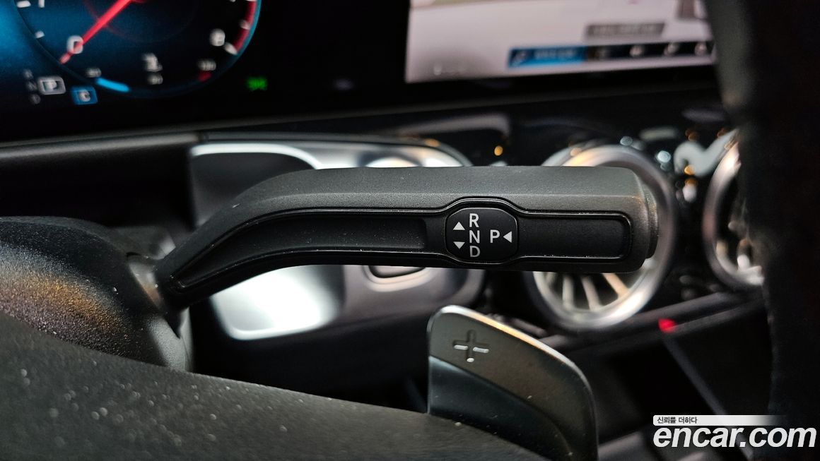 Mercedes-Benz GLB-Class 2021