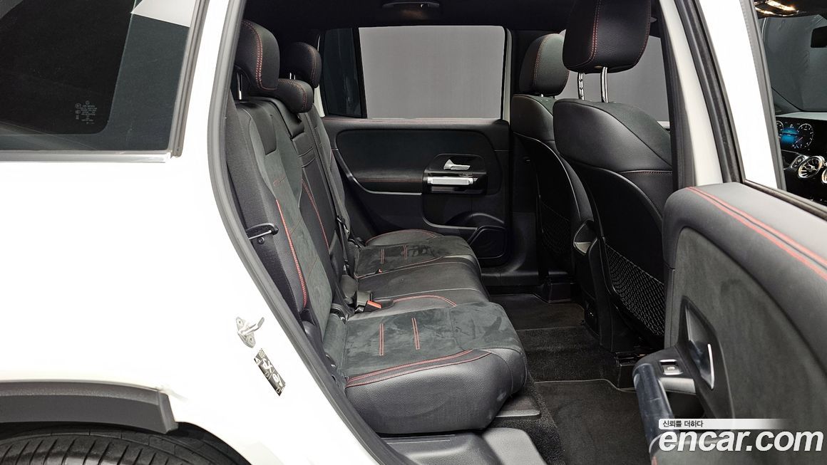 Mercedes-Benz GLB-Class 2021