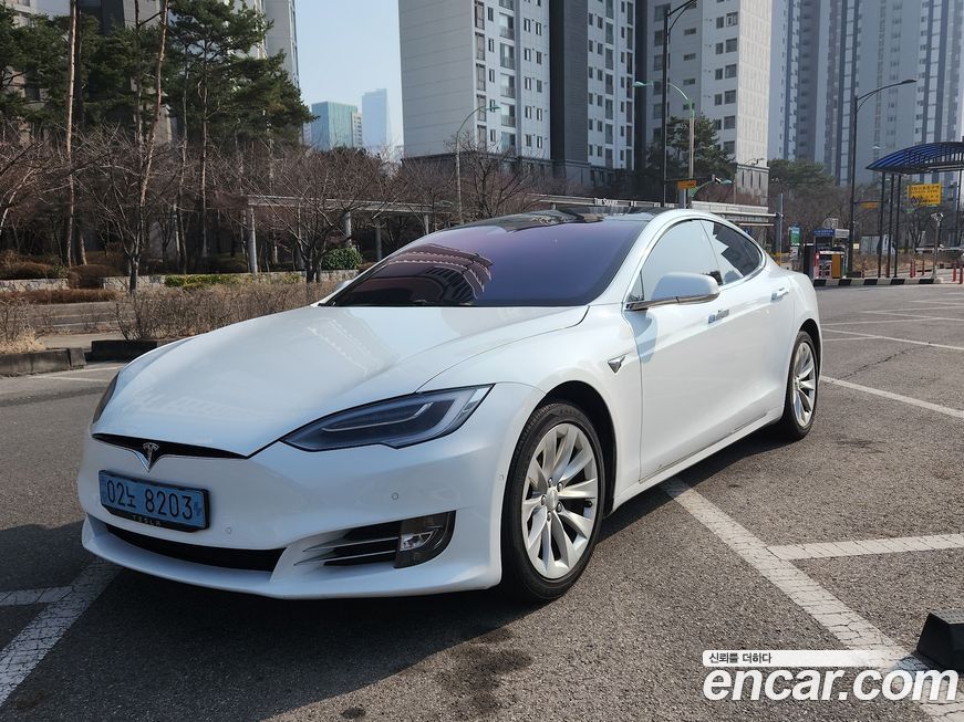 Tesla Model S 2020