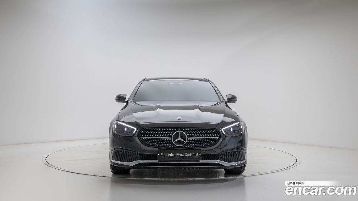 Mercedes-Benz E-Class 2022