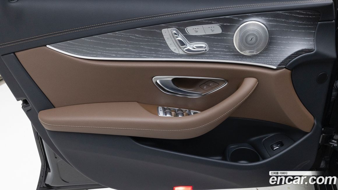 Mercedes-Benz E-Class 2022