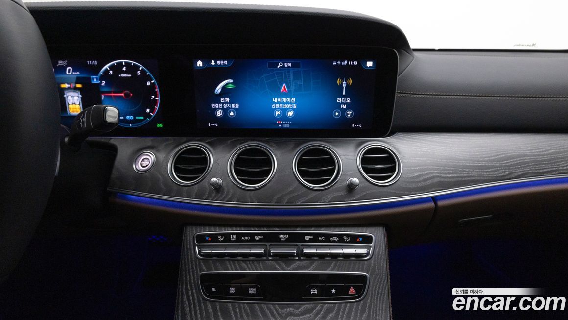 Mercedes-Benz E-Class 2022