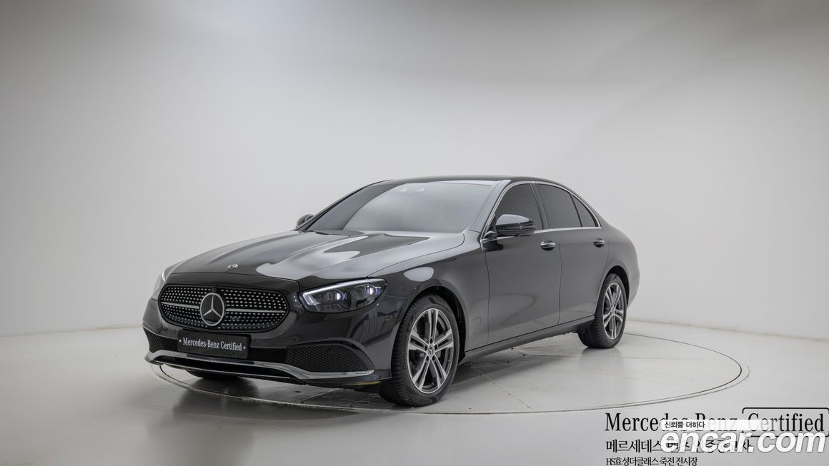 Mercedes-Benz E-Class 2022
