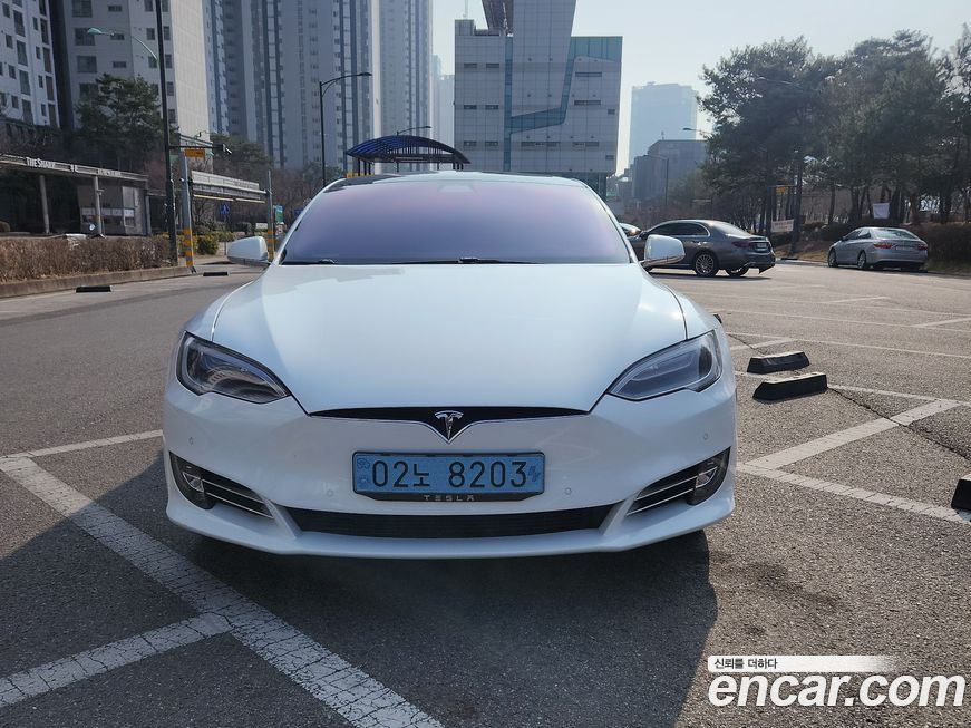 Tesla Model S 2020