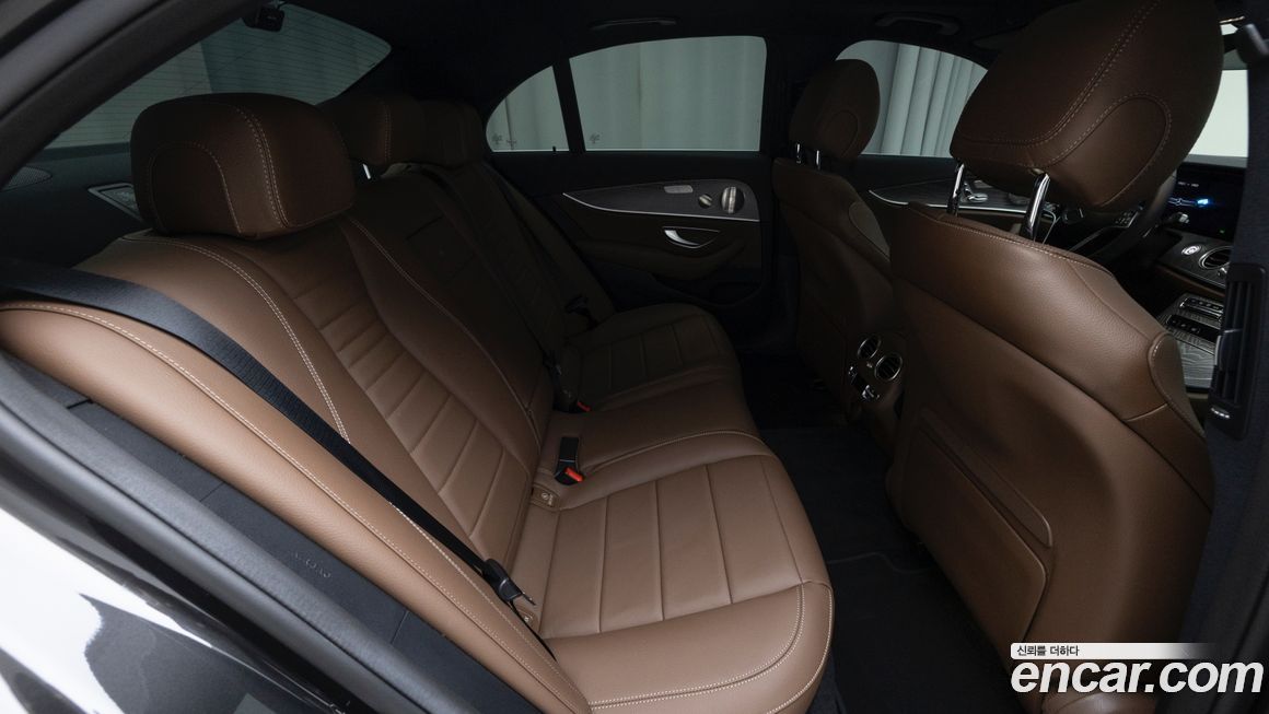 Mercedes-Benz E-Class 2022