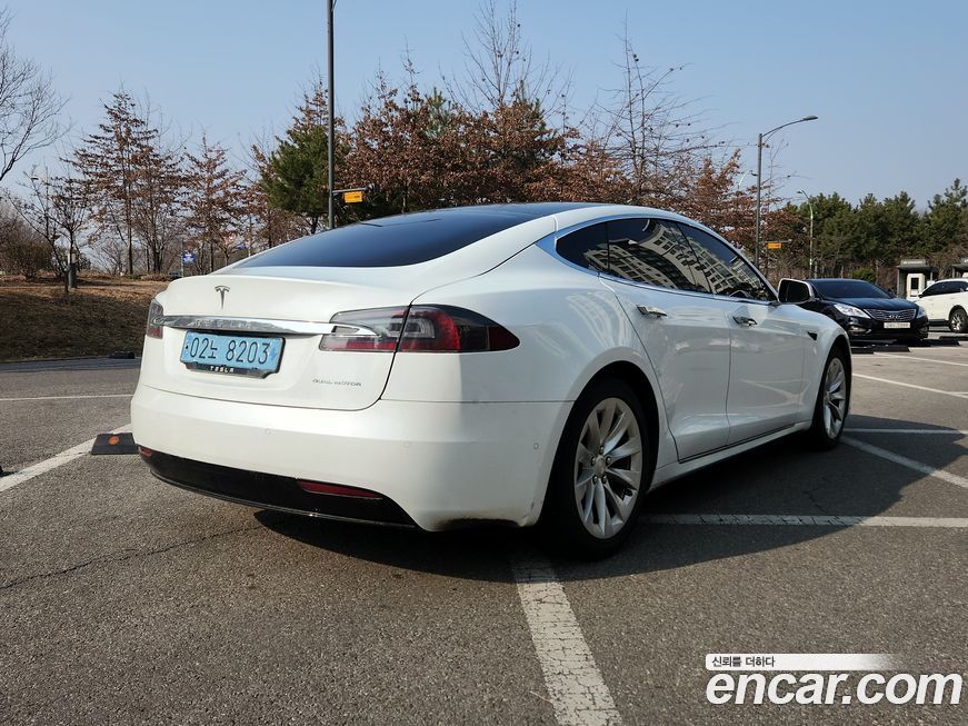 Tesla Model S 2020