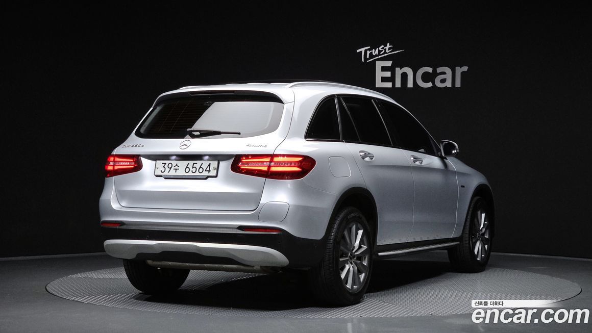 Mercedes-Benz GLC-Class 2019