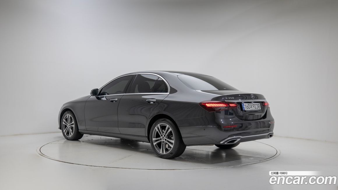 Mercedes-Benz E-Class 2022
