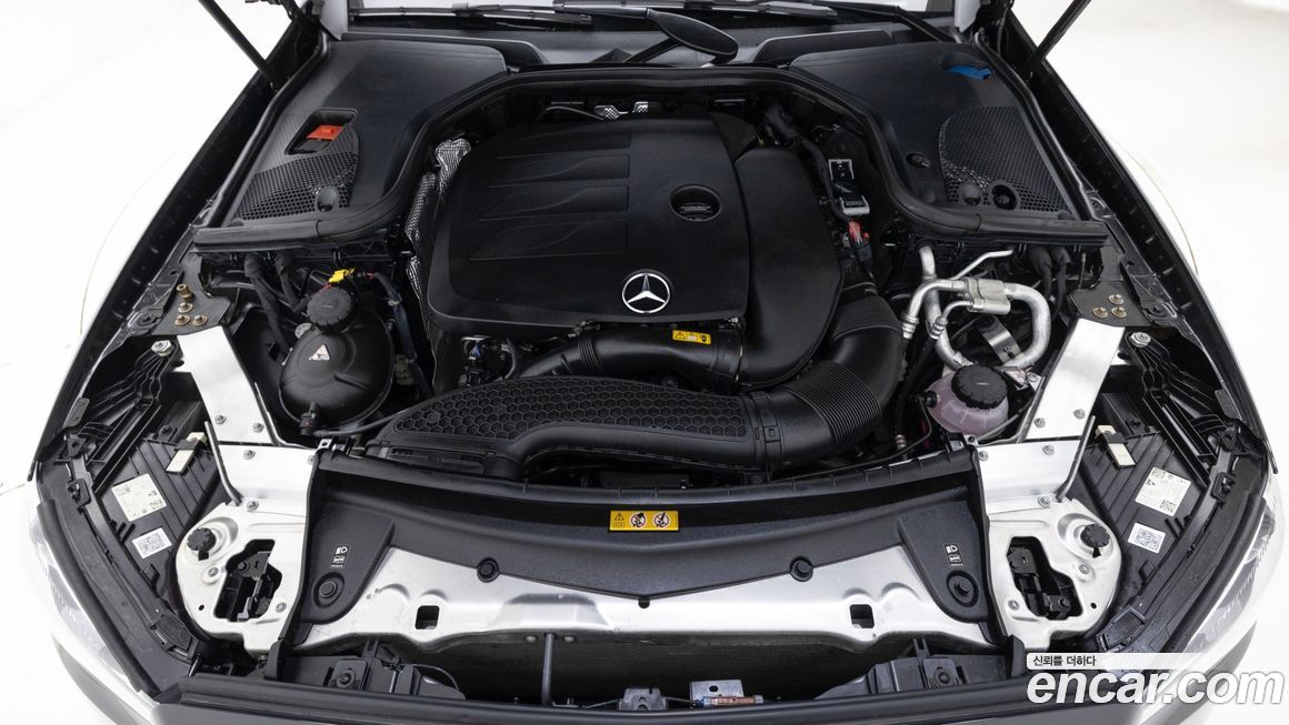 Mercedes-Benz E-Class 2022