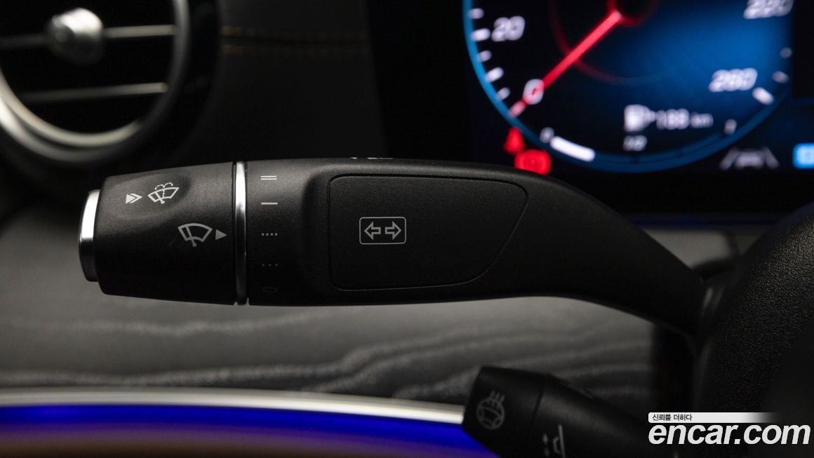 Mercedes-Benz E-Class 2022