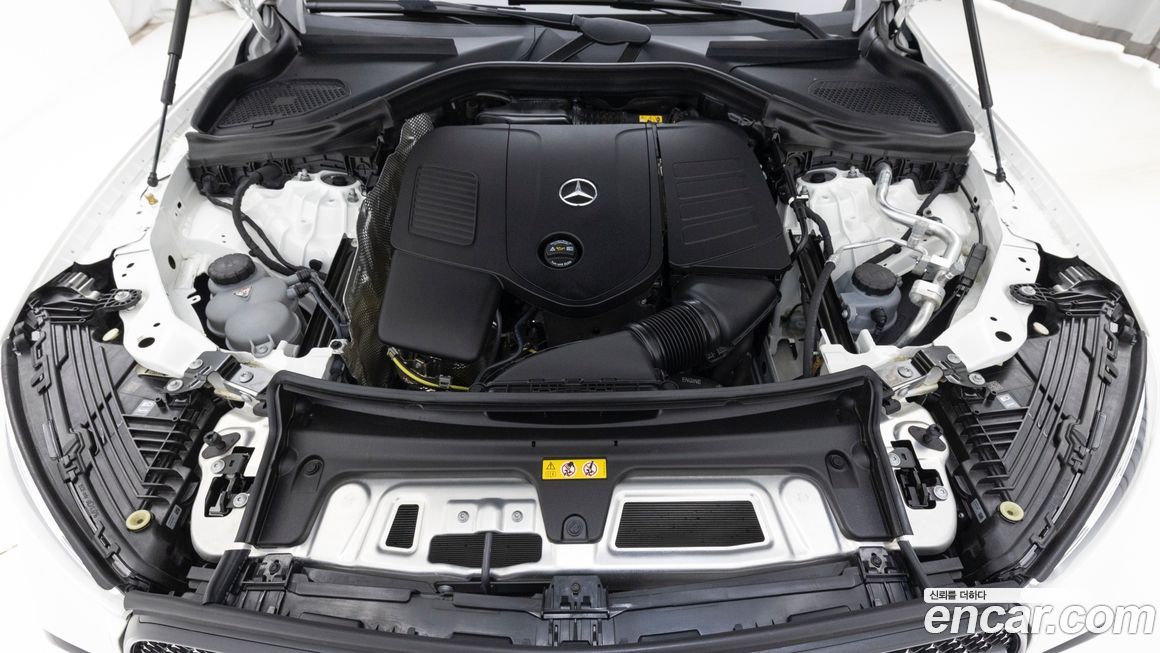 Mercedes-Benz GLC-Class 2025