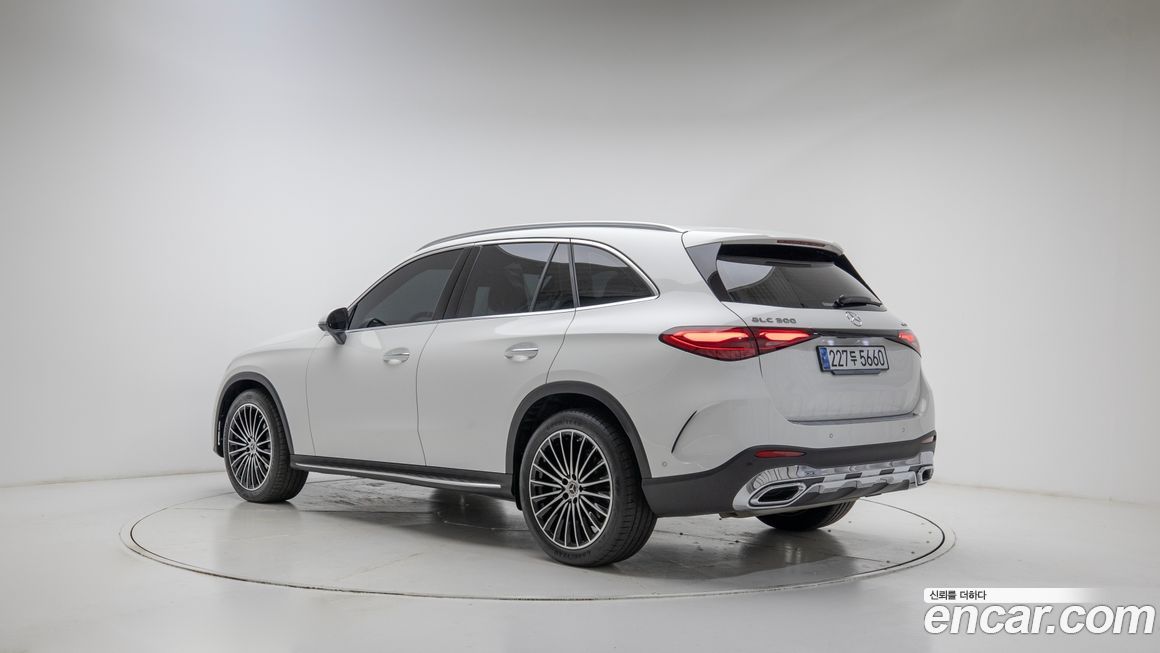 Mercedes-Benz GLC-Class 2025