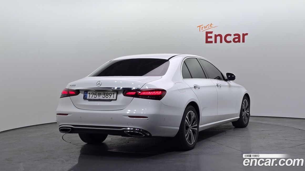 Mercedes-Benz E-Class 2021