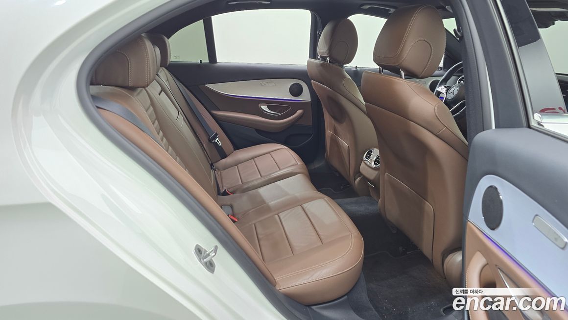 Mercedes-Benz E-Class 2021