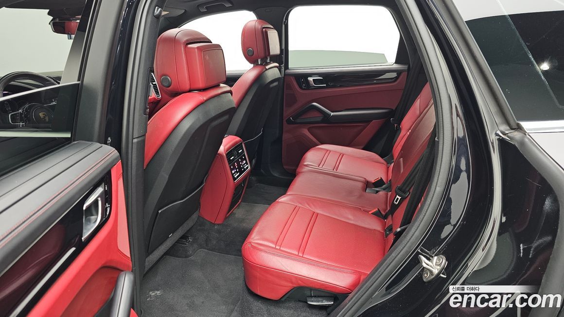 Porsche Cayenne 2021