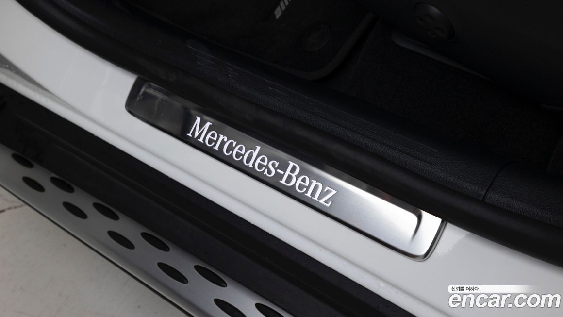 Mercedes-Benz GLC-Class 2025