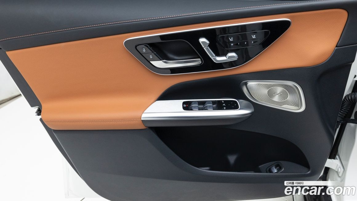 Mercedes-Benz GLC-Class 2025