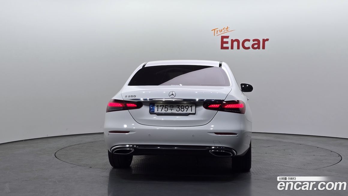 Mercedes-Benz E-Class 2021