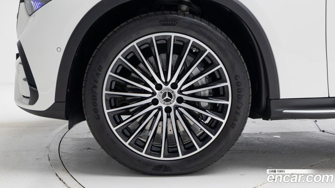 Mercedes-Benz GLC-Class 2025