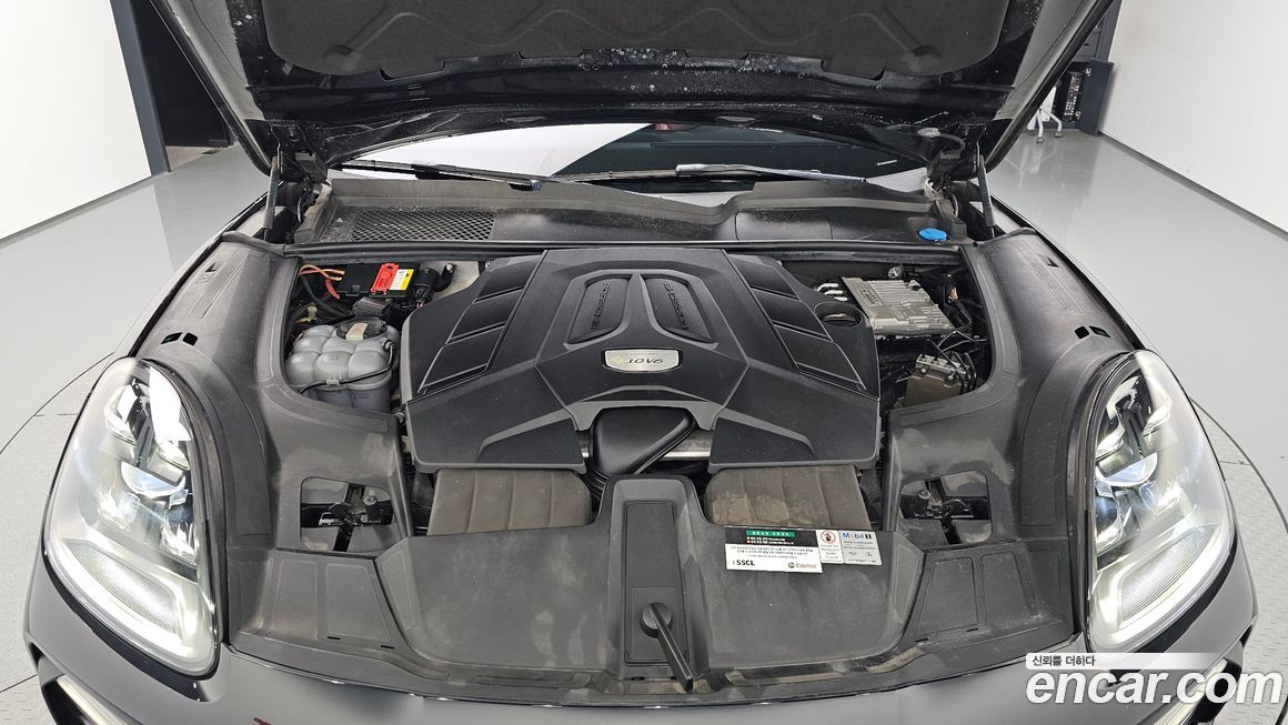 Porsche Cayenne 2021