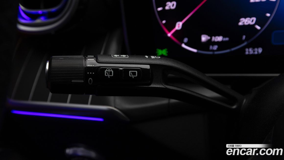 Mercedes-Benz GLC-Class 2025