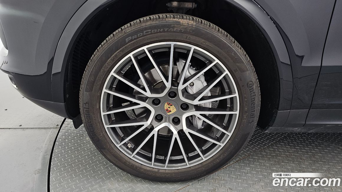 Porsche Cayenne 2021