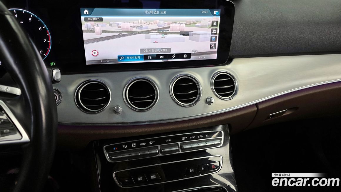 Mercedes-Benz E-Class 2021