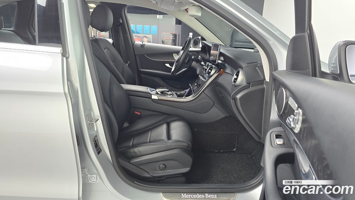 Mercedes-Benz GLC-Class 2019