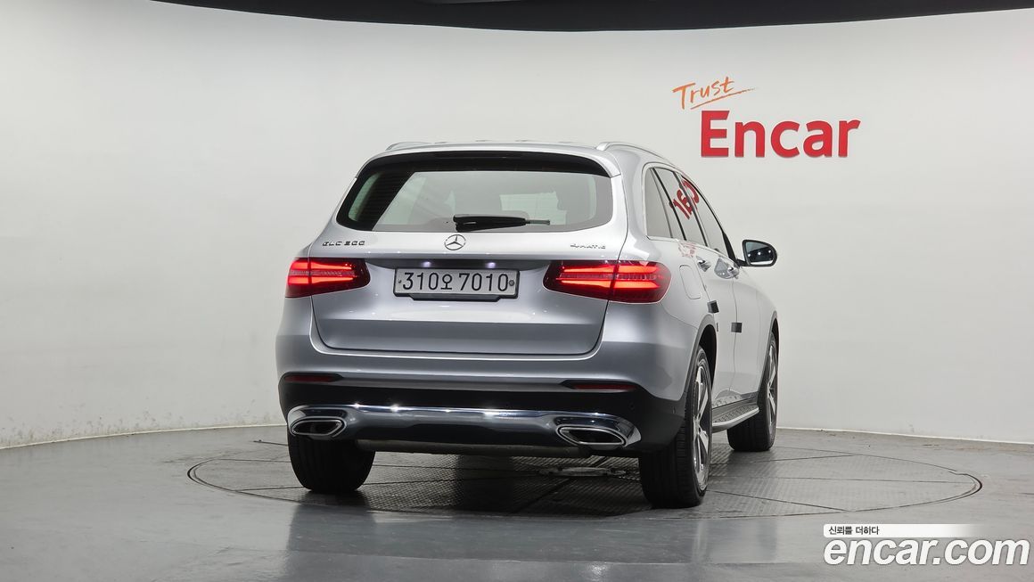Mercedes-Benz GLC-Class 2019