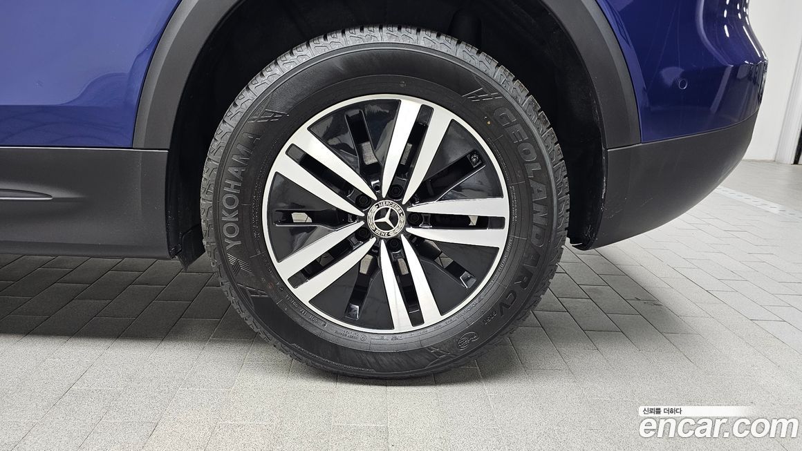 Mercedes-Benz GLB-Class 2021