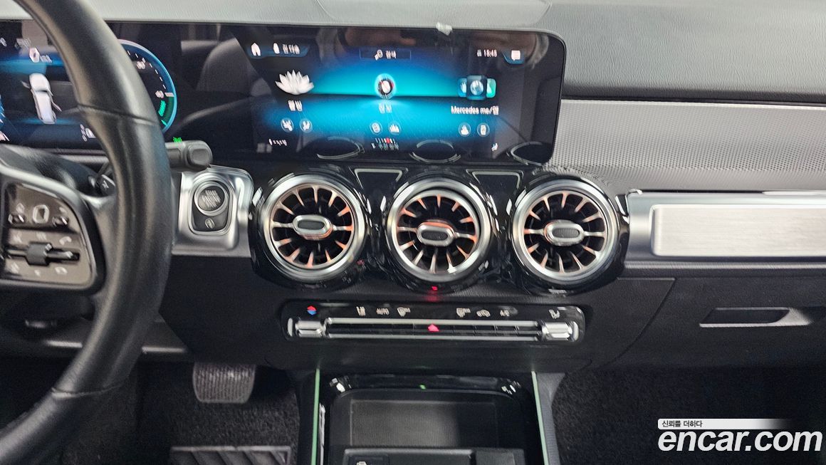 Mercedes-Benz GLB-Class 2021