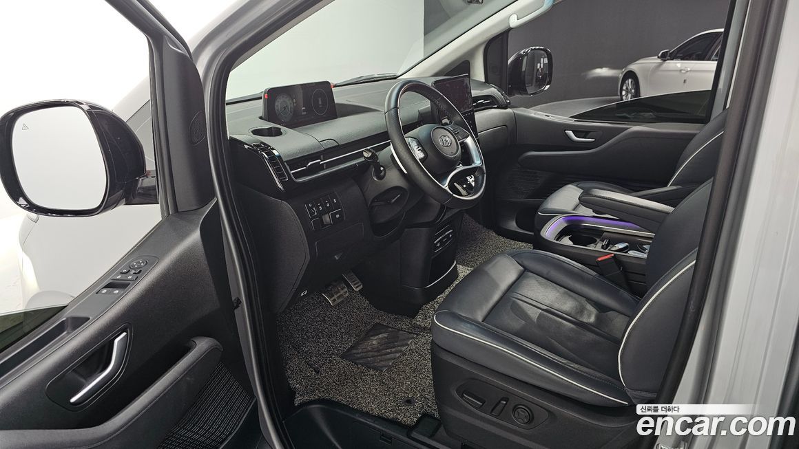 Hyundai Staria 2022