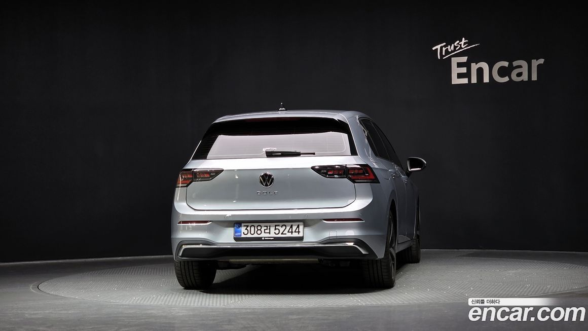 Volkswagen Golf 2025