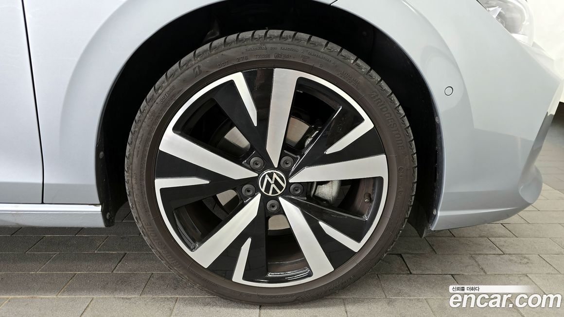 Volkswagen Golf 2025