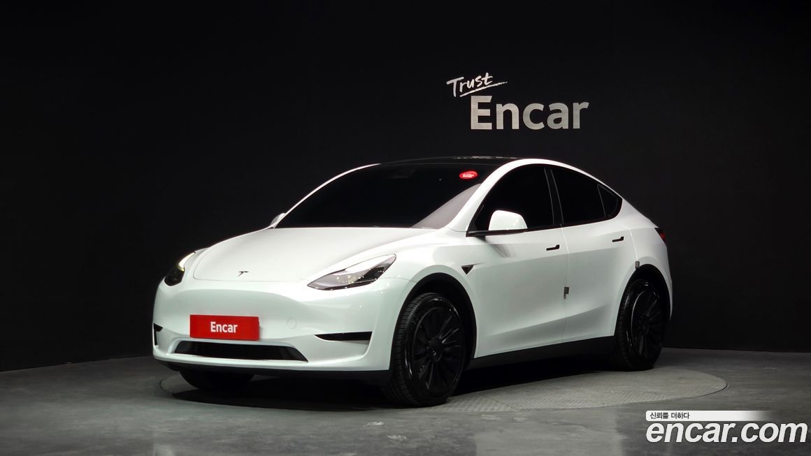 Tesla Model Y 2024
