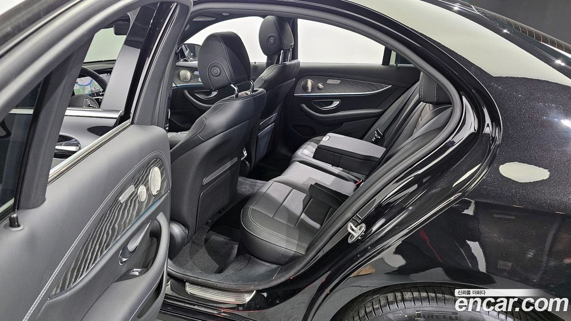 Mercedes-Benz E-Class 2022