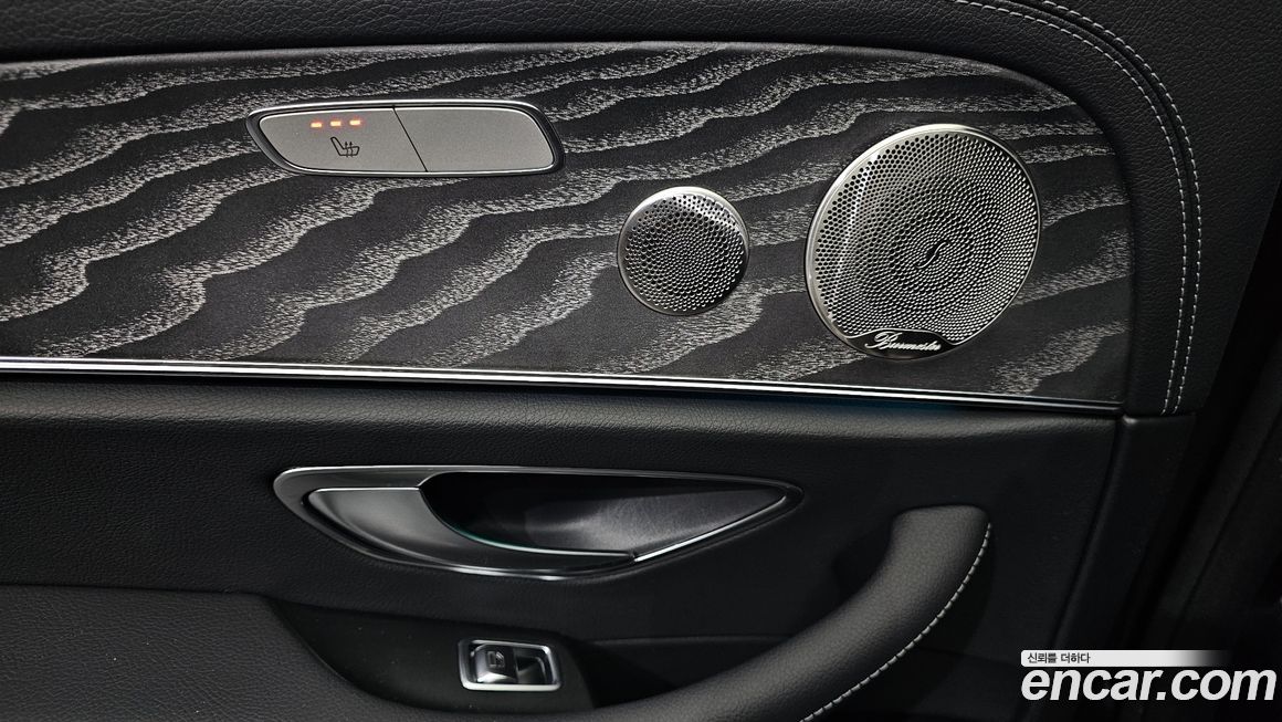 Mercedes-Benz E-Class 2022