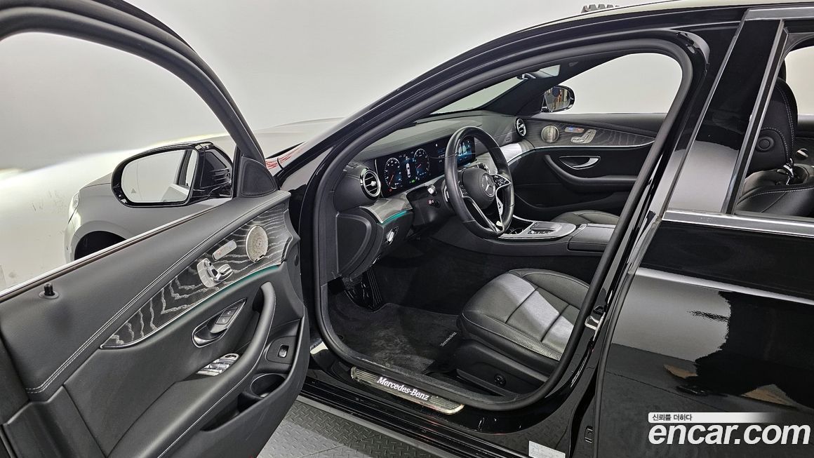 Mercedes-Benz E-Class 2022